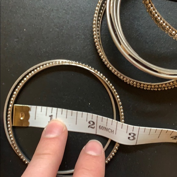 Assorted bangles - Picture 5 of 6